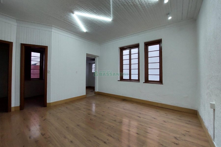 Casa Comercial com 80m², no bairro Centro em Caxias do Sul para Alugar