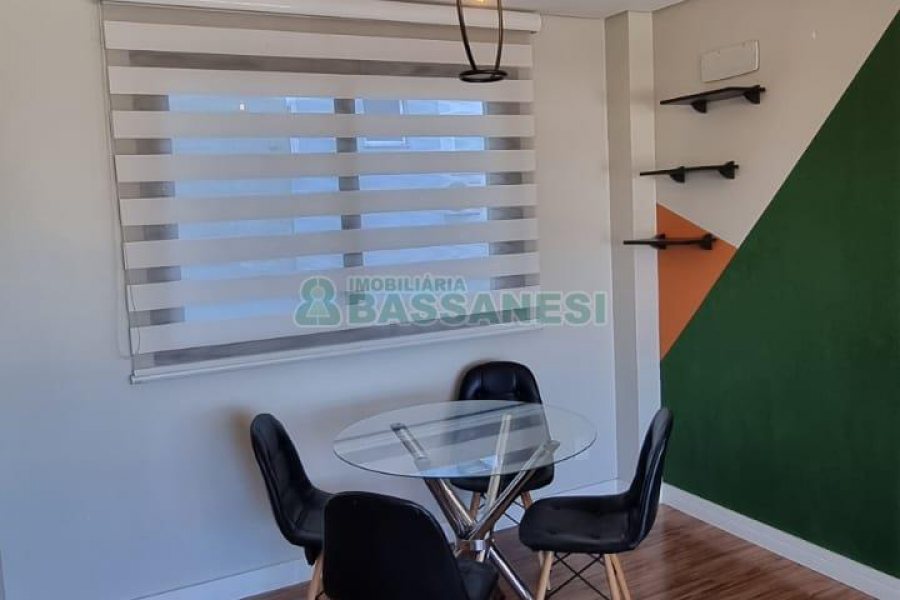 Apto Mobiliado com 61m², 2 dormitórios, 1 vaga, no bairro Vinhedos em Caxias do Sul para Comprar