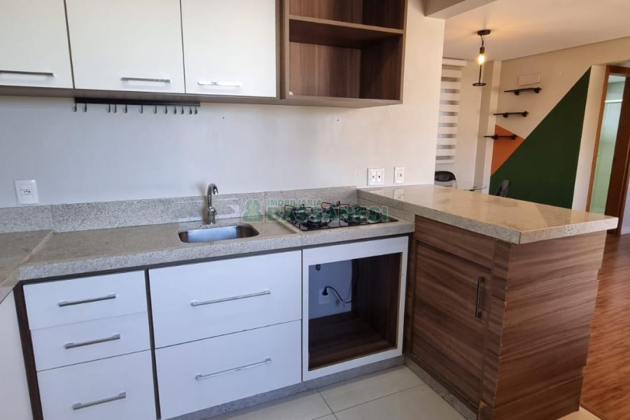 Apto Mobiliado com 61m², 2 dormitórios, 1 vaga, no bairro Vinhedos em Caxias do Sul para Comprar