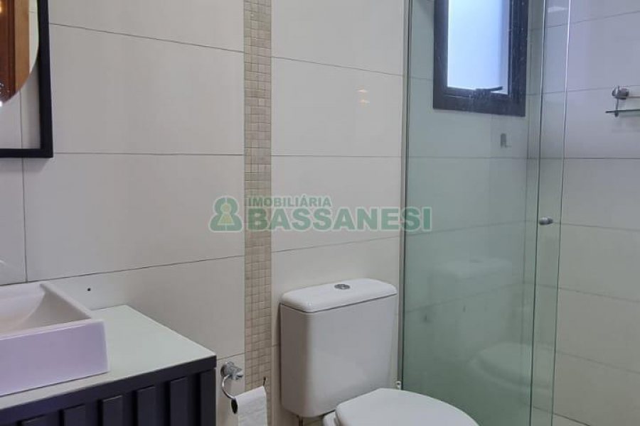 Apto Mobiliado com 61m², 2 dormitórios, 1 vaga, no bairro Vinhedos em Caxias do Sul para Comprar