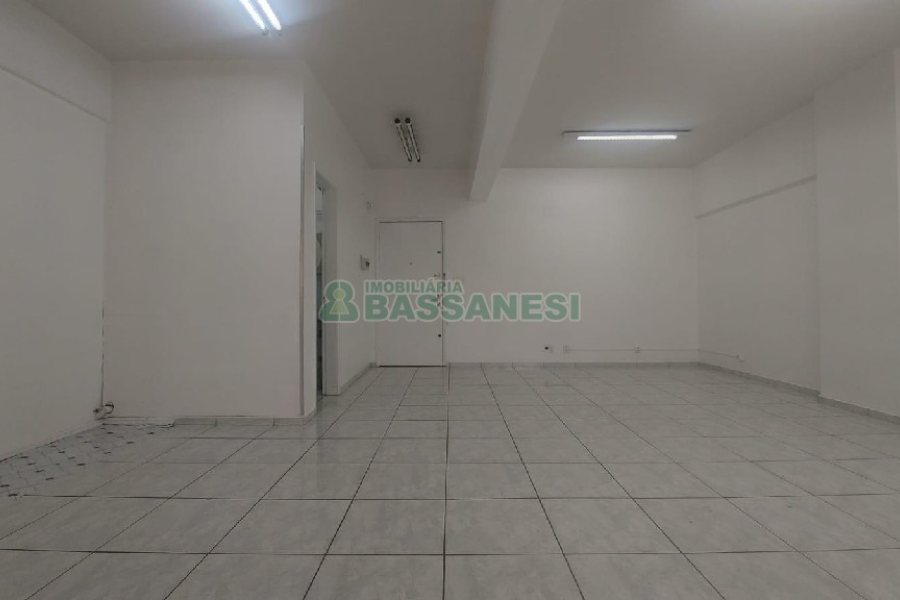 Sala com 53m², no bairro Centro em Caxias do Sul para Comprar