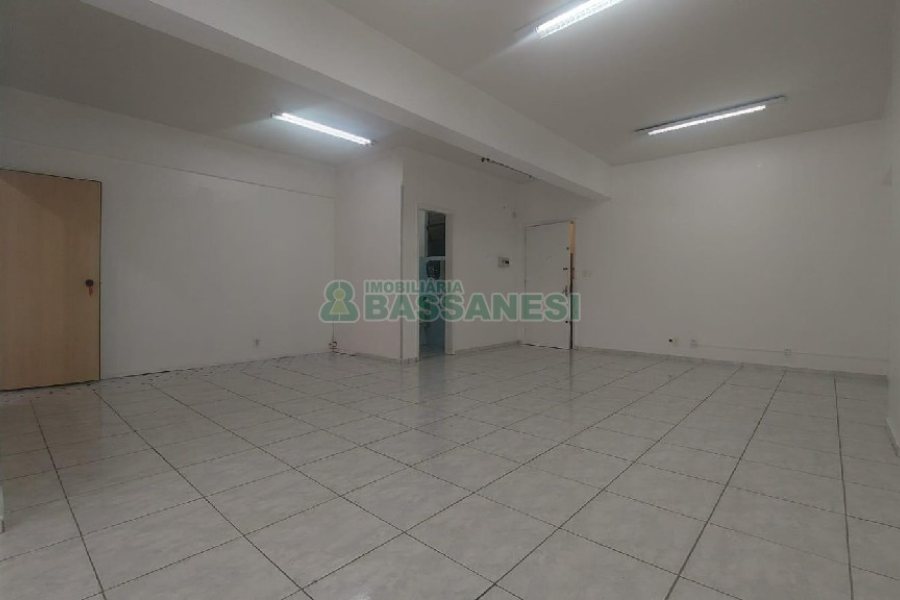 Sala com 53m², no bairro Centro em Caxias do Sul para Comprar