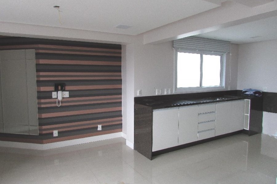 Apto/Cobertura com 182m², 3 dormitórios, 2 vagas, no bairro Universitário em Caxias do Sul para Comprar