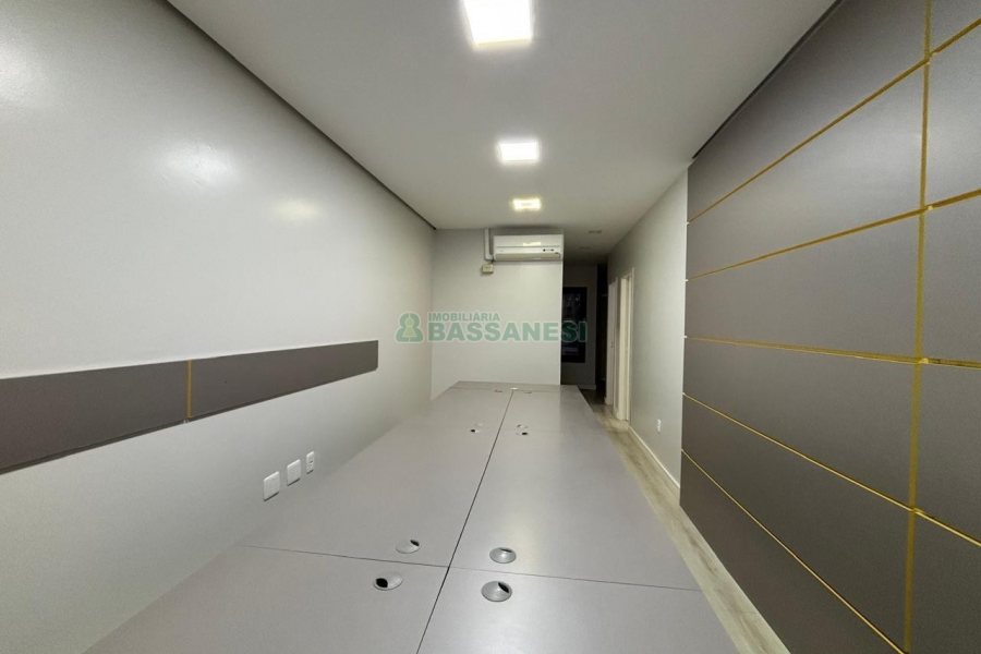 Sala com 52m², no bairro Centro em Caxias do Sul para Alugar
