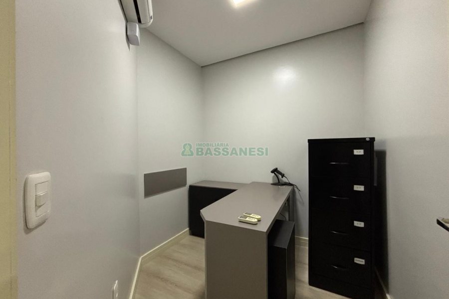 Sala com 52m², no bairro Centro em Caxias do Sul para Alugar