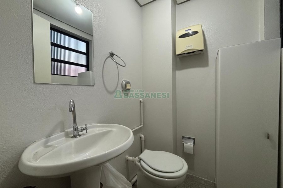 Sala com 52m², no bairro Centro em Caxias do Sul para Alugar