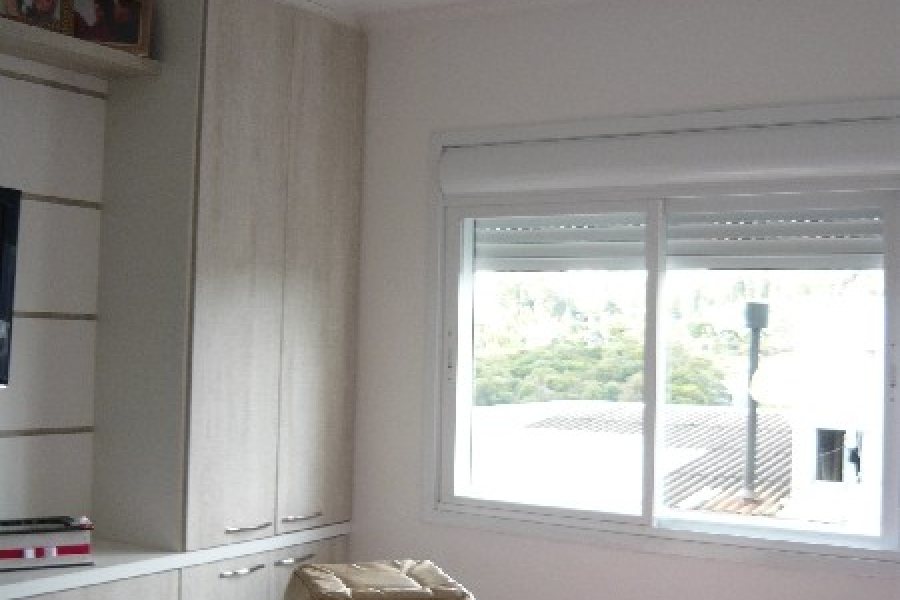 Apartamento com 72m², 2 dormitórios, 2 vagas, no bairro Vinhedos em Caxias do Sul para Comprar