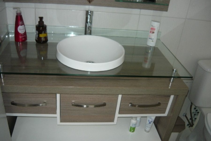 Apartamento com 72m², 2 dormitórios, 2 vagas, no bairro Vinhedos em Caxias do Sul para Comprar