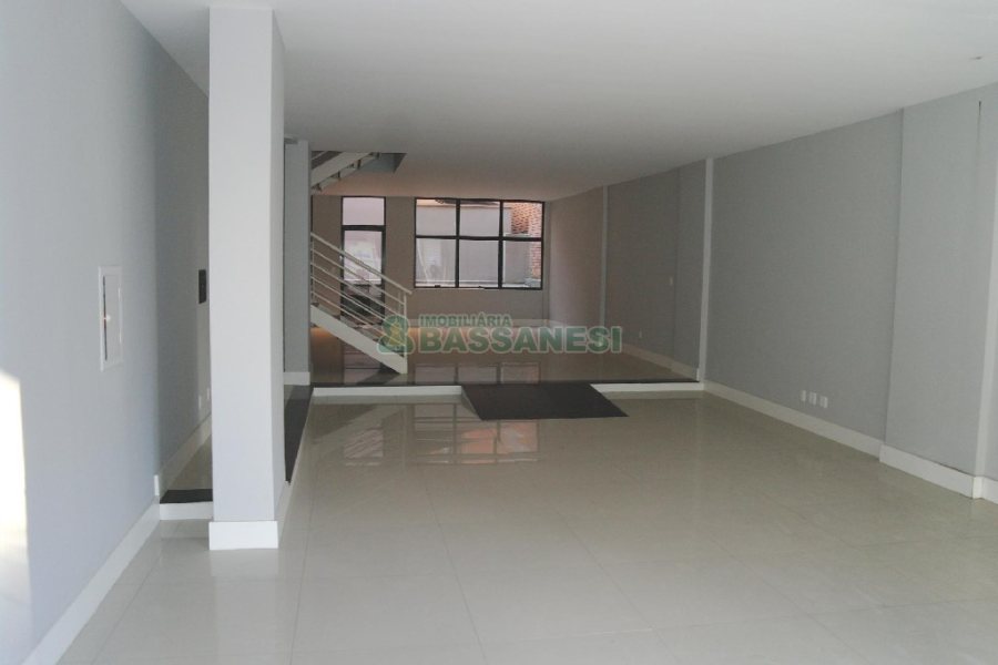 Loja com 200m², 1 vaga, no bairro Centro em Caxias do Sul para Alugar