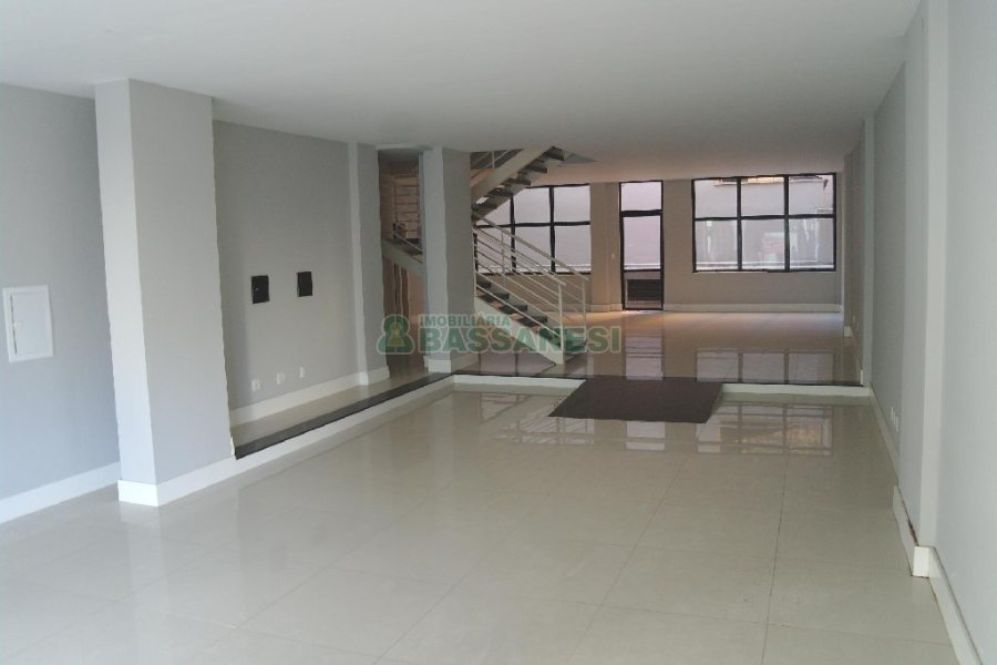 Loja com 200m², 1 vaga, no bairro Centro em Caxias do Sul para Alugar