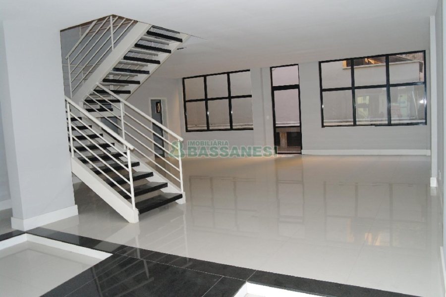 Loja com 200m², 1 vaga, no bairro Centro em Caxias do Sul para Alugar