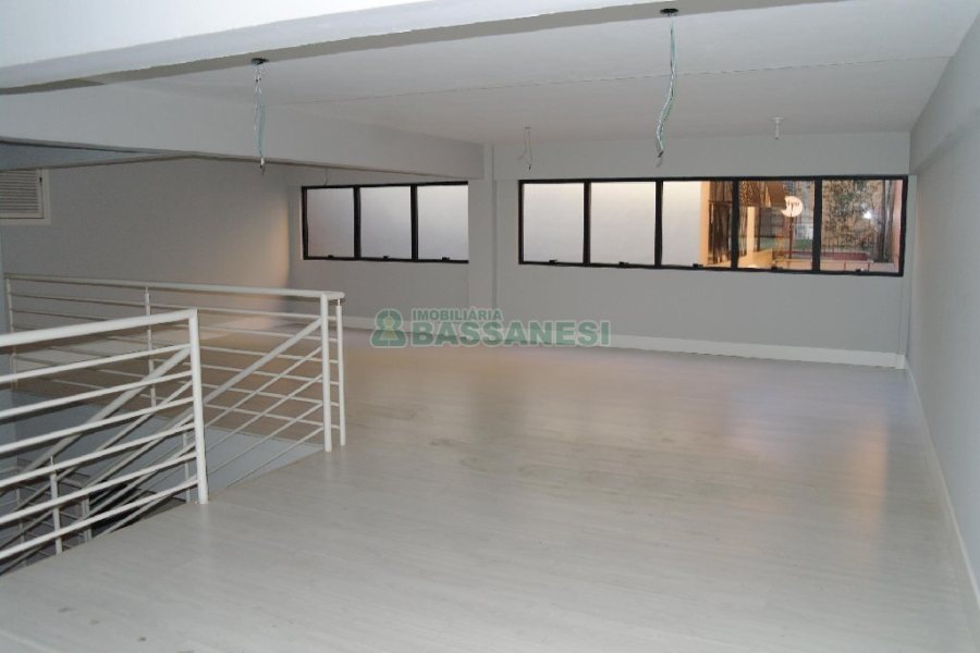 Loja com 200m², 1 vaga, no bairro Centro em Caxias do Sul para Alugar