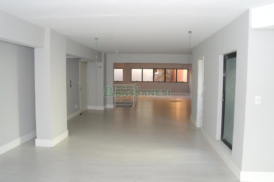 Loja com 200m², 1 vaga, no bairro Centro em Caxias do Sul para Alugar