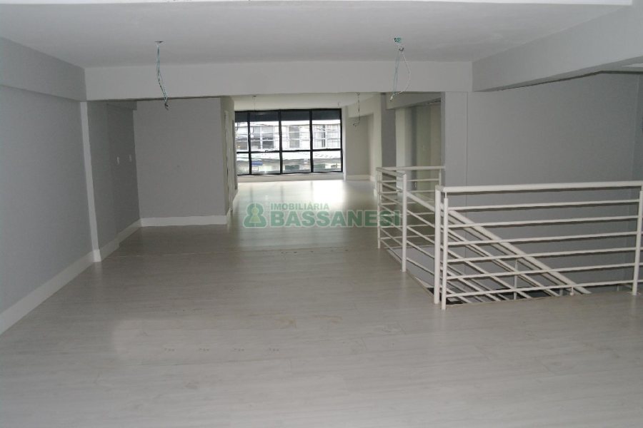 Loja com 200m², 1 vaga, no bairro Centro em Caxias do Sul para Alugar