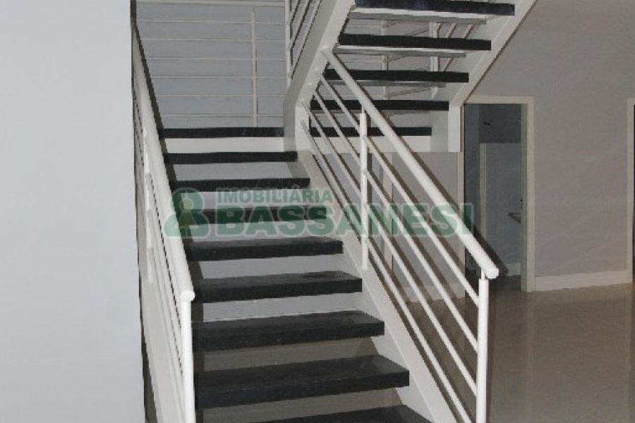 Loja com 200m², 1 vaga, no bairro Centro em Caxias do Sul para Alugar