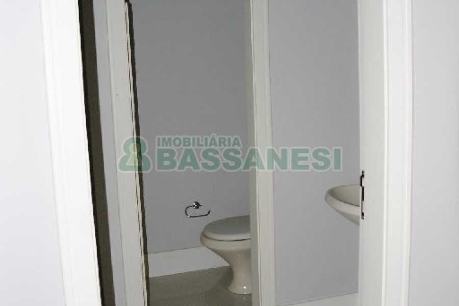 Loja com 200m², 1 vaga, no bairro Centro em Caxias do Sul para Alugar