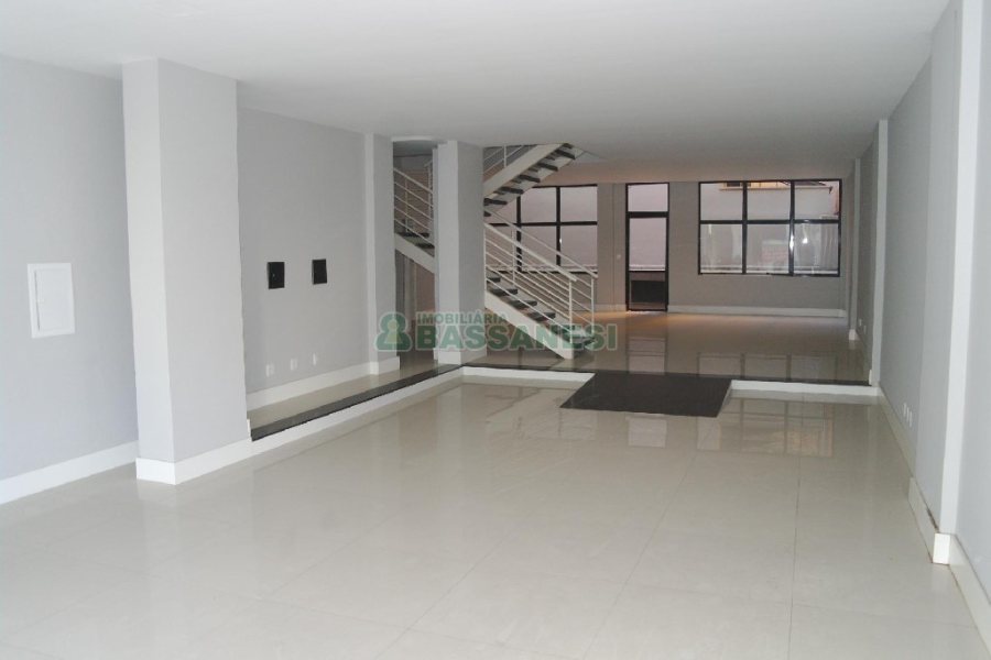 Loja com 200m², 1 vaga, no bairro Centro em Caxias do Sul para Alugar