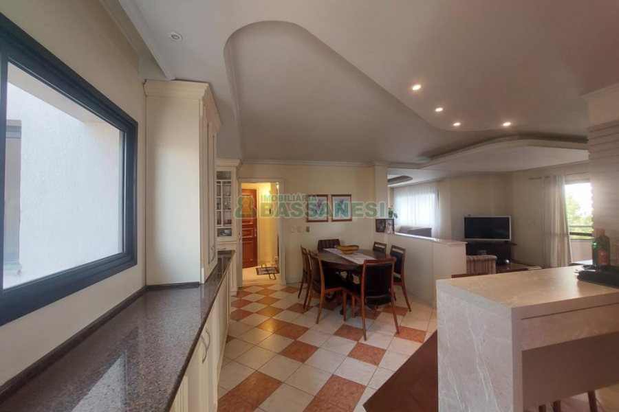 Apto Mobiliado com 190m², 3 dormitórios, 2 vagas, no bairro Madureira em Caxias do Sul para Alugar