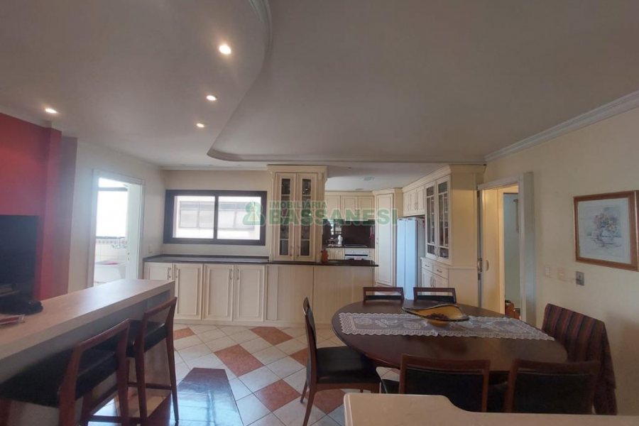 Apto Mobiliado com 190m², 3 dormitórios, 2 vagas, no bairro Madureira em Caxias do Sul para Alugar