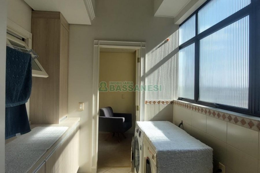 Apto Mobiliado com 190m², 3 dormitórios, 2 vagas, no bairro Madureira em Caxias do Sul para Alugar