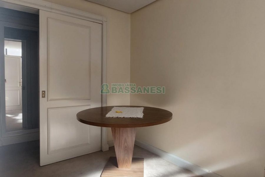 Apto Mobiliado com 190m², 3 dormitórios, 2 vagas, no bairro Madureira em Caxias do Sul para Alugar