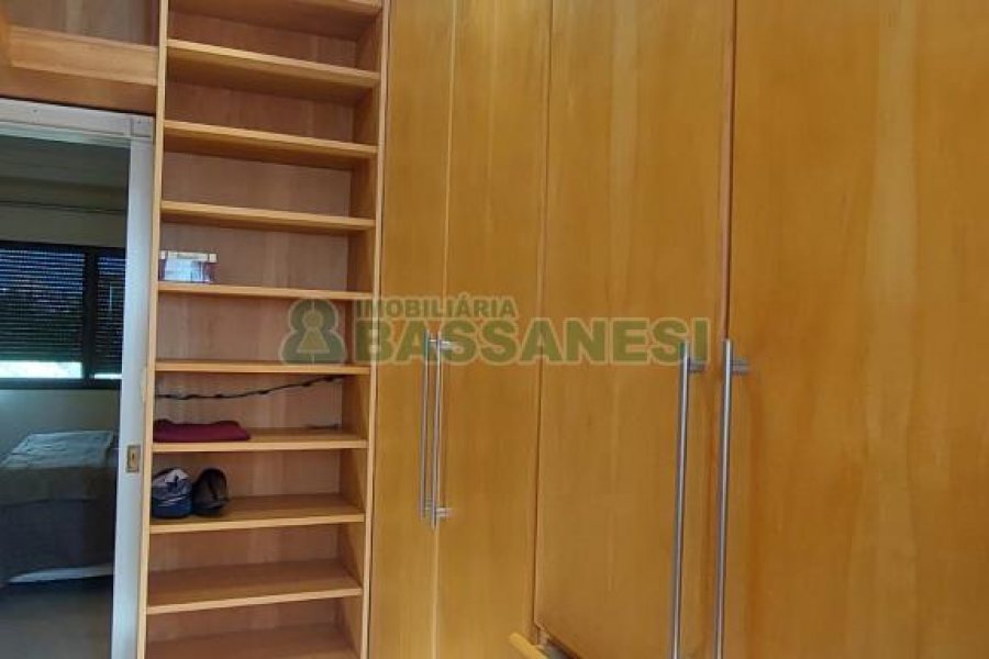 Apto Mobiliado com 190m², 3 dormitórios, 2 vagas, no bairro Madureira em Caxias do Sul para Alugar