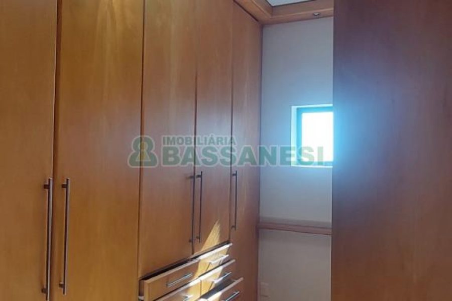 Apto Mobiliado com 190m², 3 dormitórios, 2 vagas, no bairro Madureira em Caxias do Sul para Alugar