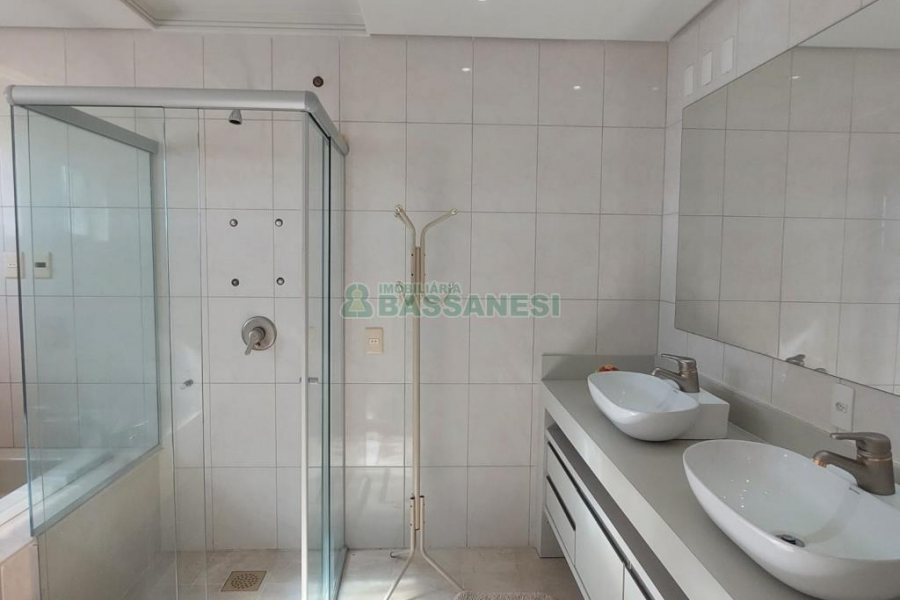 Apto Mobiliado com 190m², 3 dormitórios, 2 vagas, no bairro Madureira em Caxias do Sul para Alugar