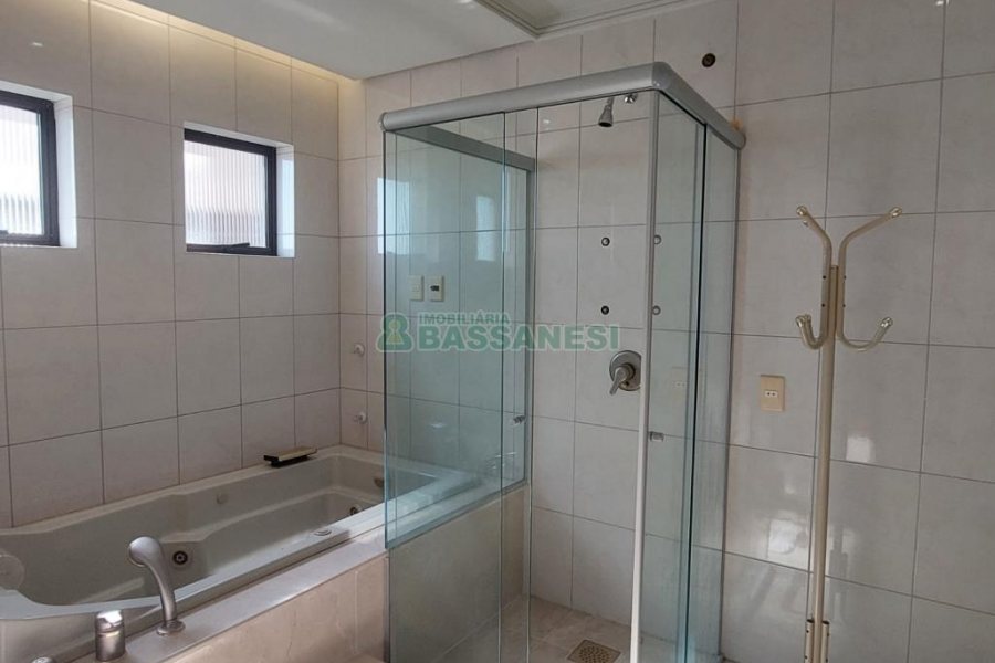 Apto Mobiliado com 190m², 3 dormitórios, 2 vagas, no bairro Madureira em Caxias do Sul para Alugar