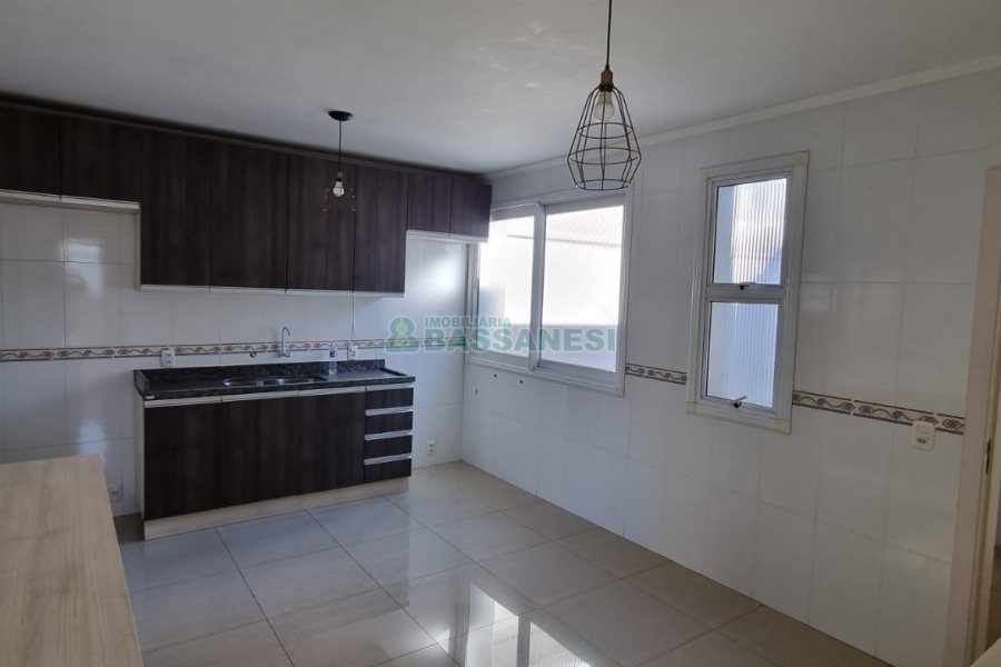 Apartamento com 9171m², 2 dormitórios, 2 vagas, no bairro Pio X em Caxias do Sul para Alugar