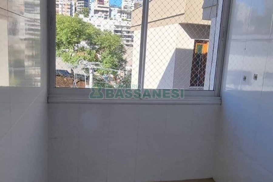 Apartamento com 9171m², 2 dormitórios, 2 vagas, no bairro Pio X em Caxias do Sul para Alugar