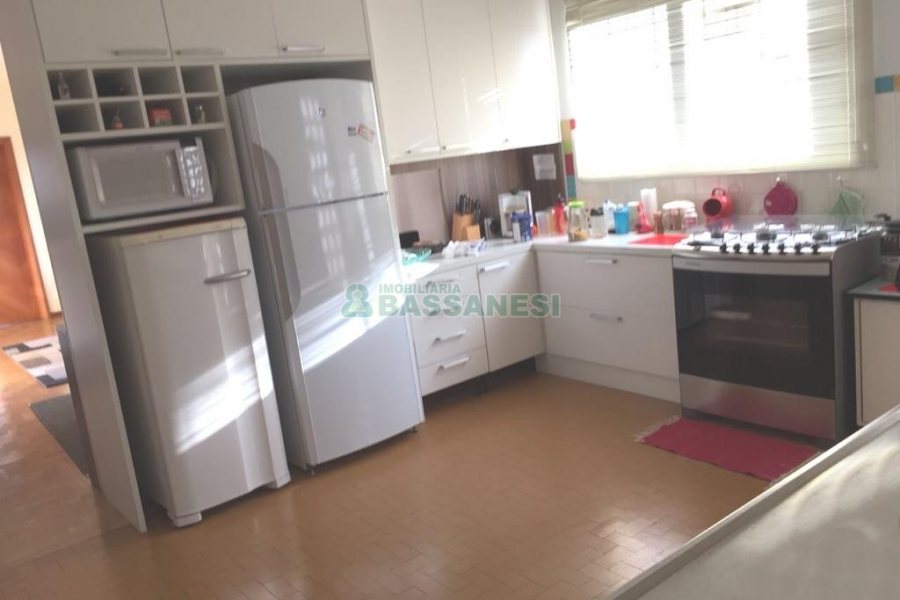 Casa com 445m², 5 dormitórios, no bairro Lourdes em Caxias do Sul para Alugar