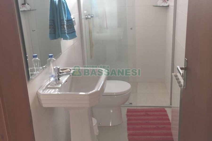 Casa com 445m², 5 dormitórios, no bairro Lourdes em Caxias do Sul para Alugar