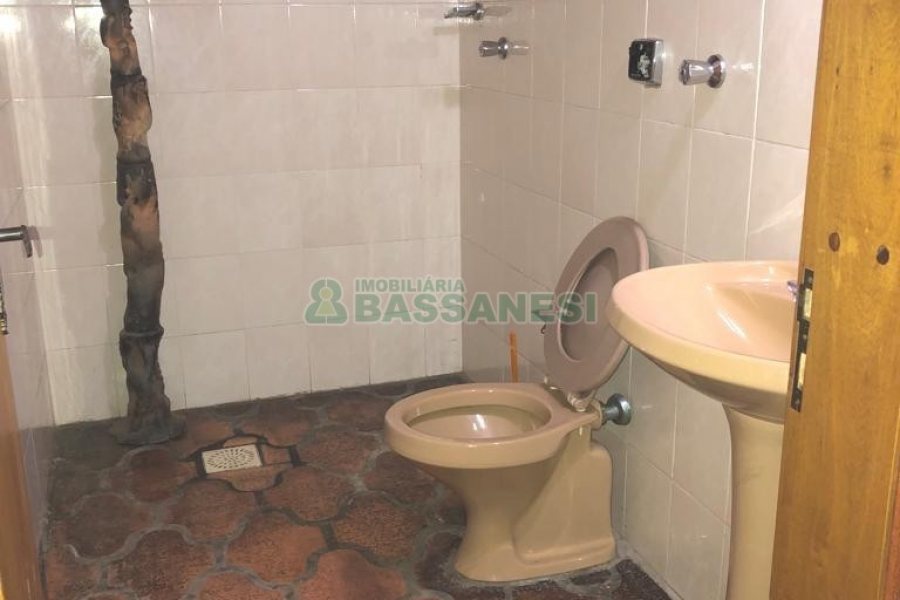 Casa com 445m², 5 dormitórios, no bairro Lourdes em Caxias do Sul para Alugar