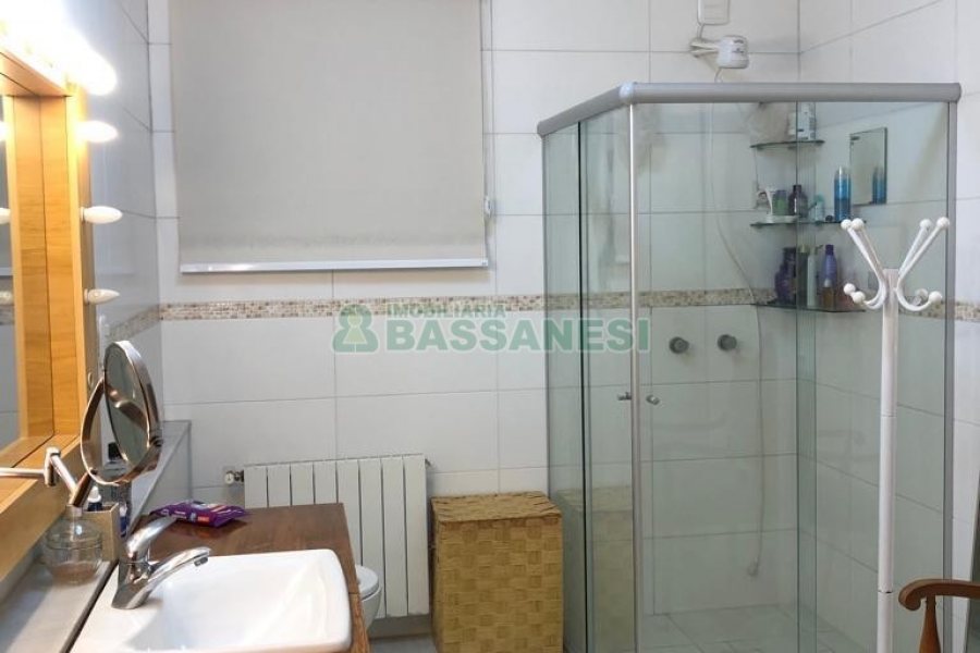 Casa com 445m², 5 dormitórios, no bairro Lourdes em Caxias do Sul para Alugar