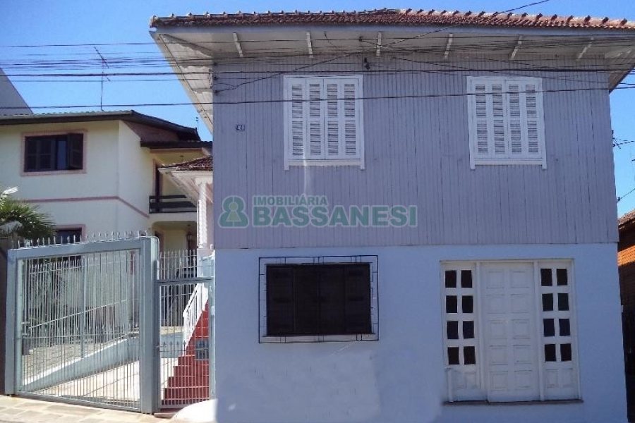 Casa com 90m², 3 dormitórios, no bairro Rio Branco em Caxias do Sul para Alugar