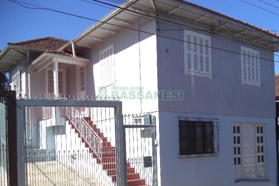 Casa com 90m², 3 dormitórios, no bairro Rio Branco em Caxias do Sul para Alugar