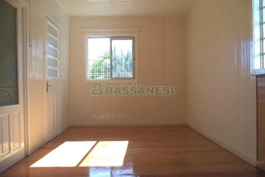 Casa com 90m², 3 dormitórios, no bairro Rio Branco em Caxias do Sul para Alugar