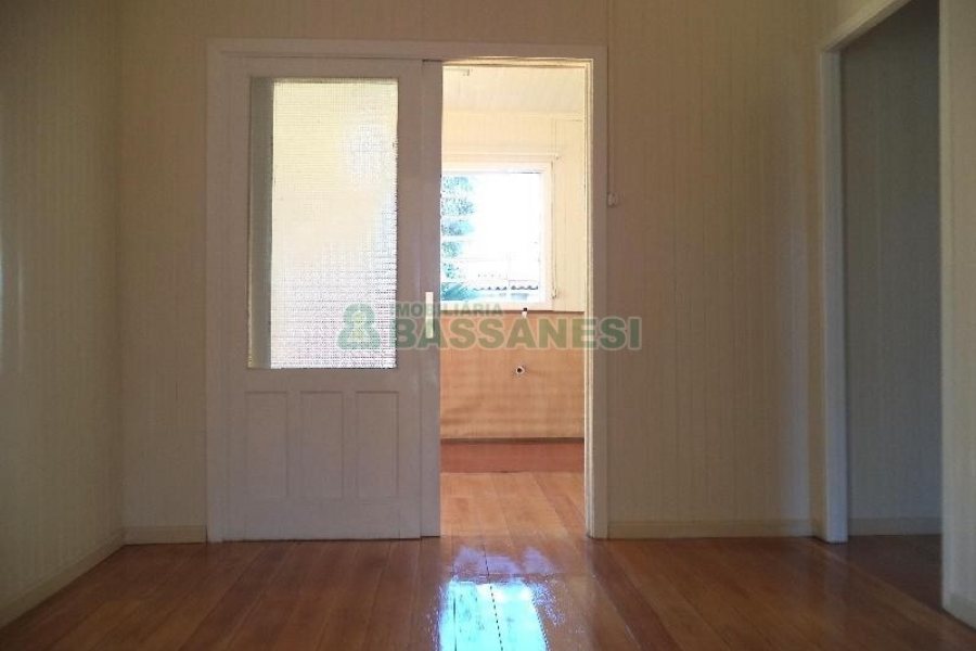 Casa com 90m², 3 dormitórios, no bairro Rio Branco em Caxias do Sul para Alugar