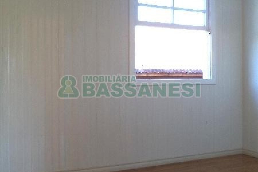 Casa com 90m², 3 dormitórios, no bairro Rio Branco em Caxias do Sul para Alugar