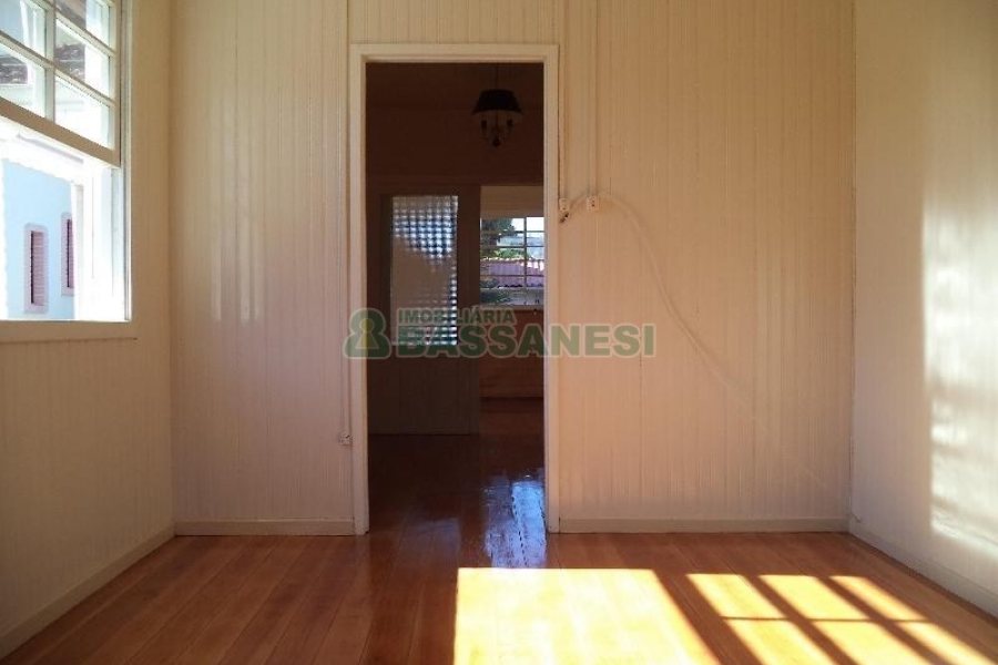 Casa com 90m², 3 dormitórios, no bairro Rio Branco em Caxias do Sul para Alugar