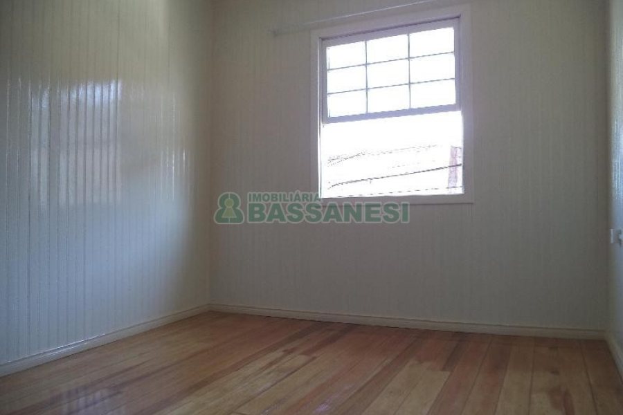 Casa com 90m², 3 dormitórios, no bairro Rio Branco em Caxias do Sul para Alugar