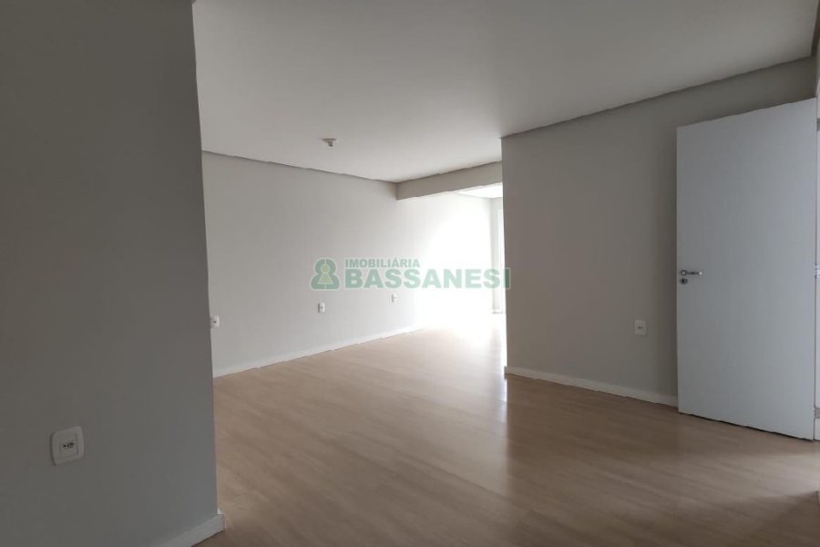 Apartamento com 107m², 2 dormitórios, 2 vagas, no bairro Marechal Floriano em Caxias do Sul para Comprar