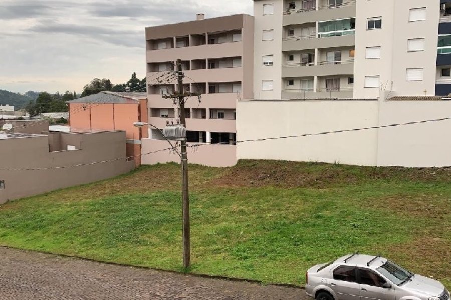 Apartamento com 71m², 2 dormitórios, 1 vaga, no bairro Salgado Filho em Caxias do Sul para Comprar