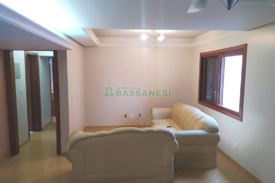 Apartamento com 109m², 3 dormitórios, 2 vagas, no bairro Madureira em Caxias do Sul para Alugar