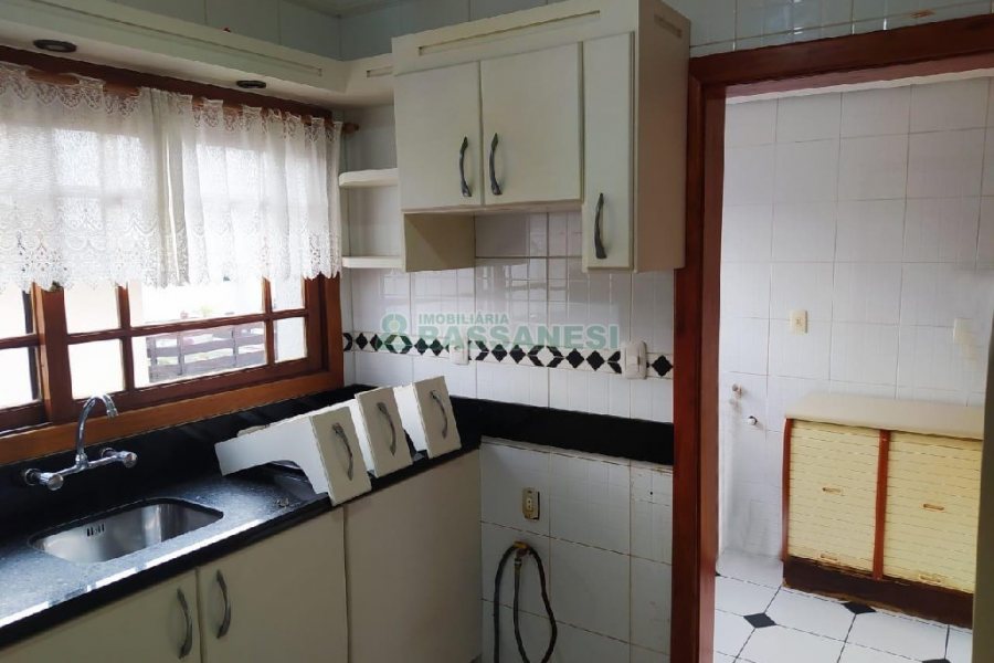 Apartamento com 109m², 3 dormitórios, 2 vagas, no bairro Madureira em Caxias do Sul para Alugar