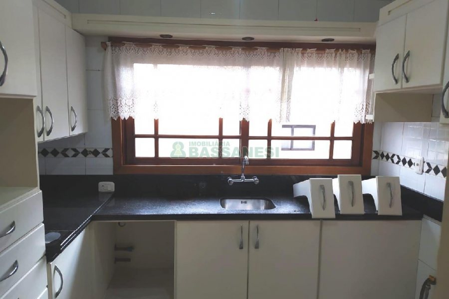 Apartamento com 109m², 3 dormitórios, 2 vagas, no bairro Madureira em Caxias do Sul para Alugar