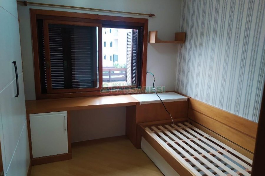 Apartamento com 109m², 3 dormitórios, 2 vagas, no bairro Madureira em Caxias do Sul para Alugar