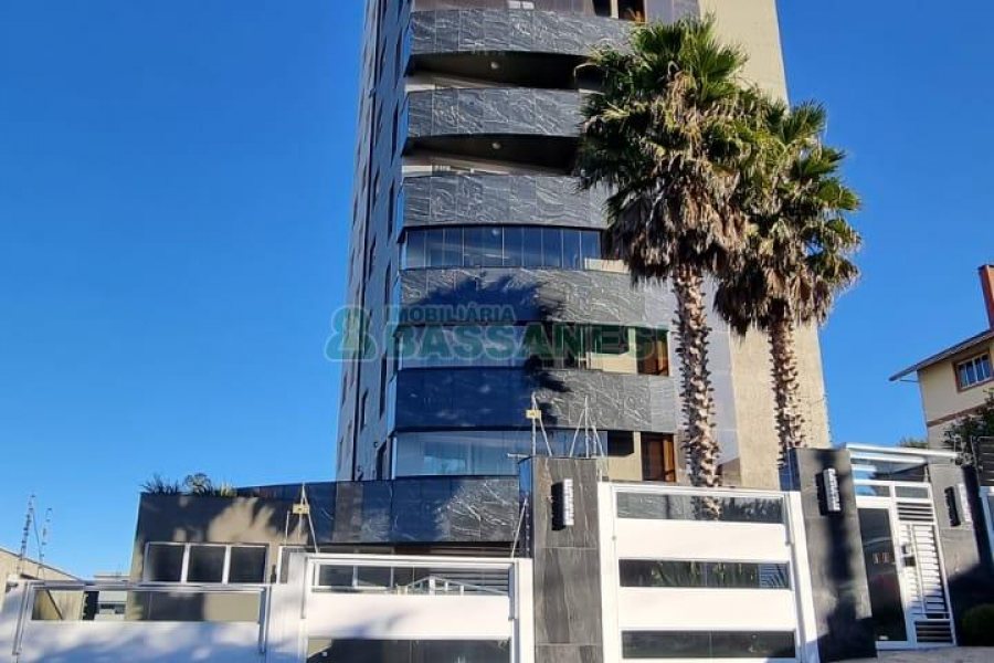 Apartamento com 160m², 3 dormitórios, 2 vagas, no bairro São Leopoldo em Caxias do Sul para Comprar