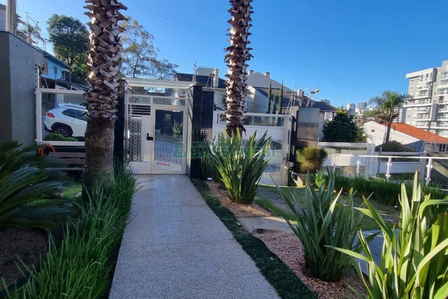 Apartamento com 160m², 3 dormitórios, 2 vagas, no bairro São Leopoldo em Caxias do Sul para Comprar